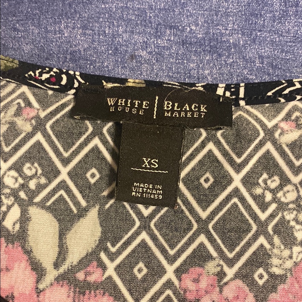 White House Black Market Pink Fitted Cut Out Sleeveless Top - Picture 7 of 7